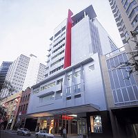 Embassy CES �u���X�x���Z